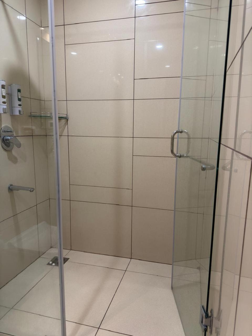 בהופאל Hotel Emerald Inn מראה חיצוני תמונה