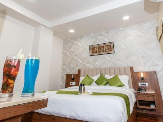 בהופאל Hotel Emerald Inn מראה חיצוני תמונה