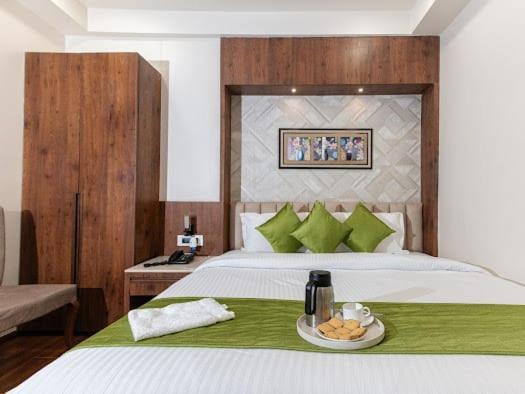בהופאל Hotel Emerald Inn מראה חיצוני תמונה