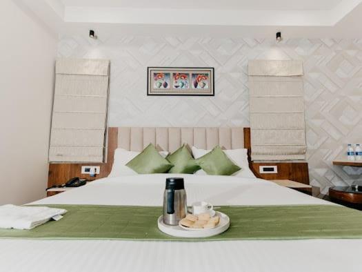 בהופאל Hotel Emerald Inn מראה חיצוני תמונה